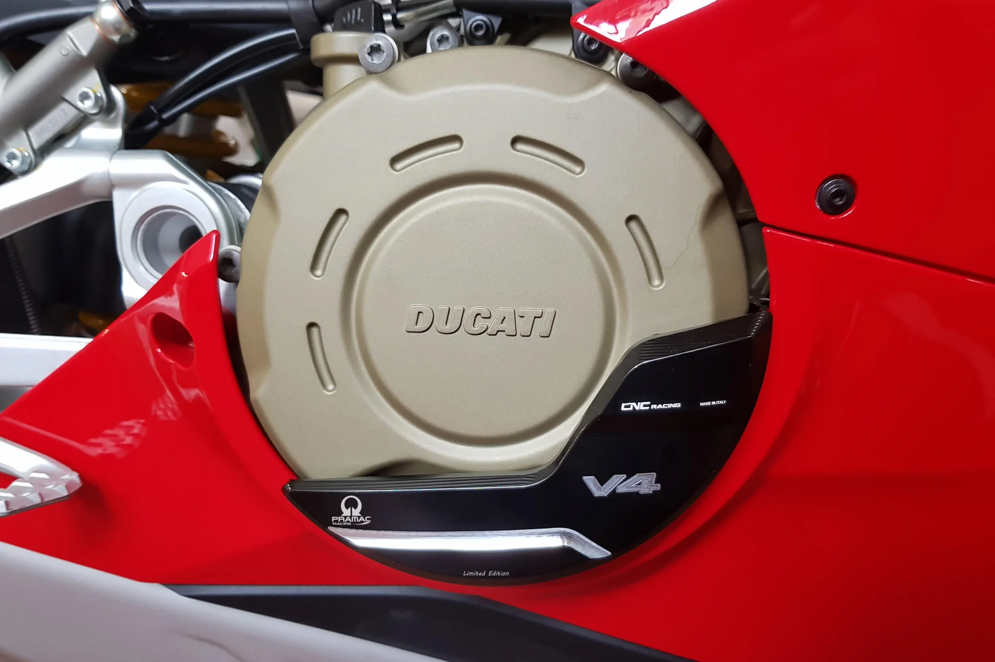 Aluminium Kupplungs Protektor Schutzabdeckung Pramac Racing Limited Edition CNC Racing Ducati Panigale V4/S (25-26) PR310BPR - Image 5