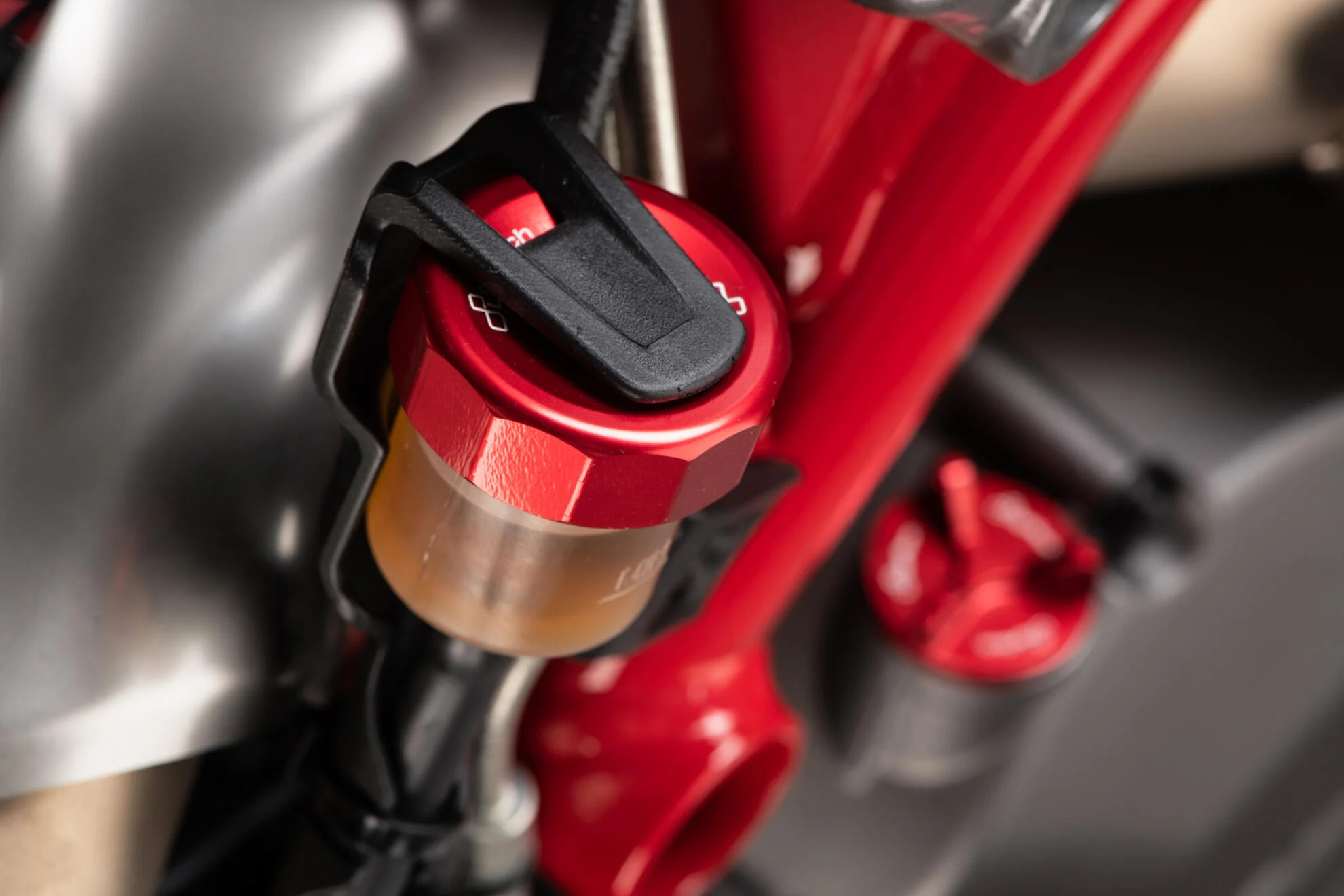 Ausgleichsbehälter-Deckel Hinten LighTech Ducati Panigale 1299/S (15-18) FFC03 - Image 3