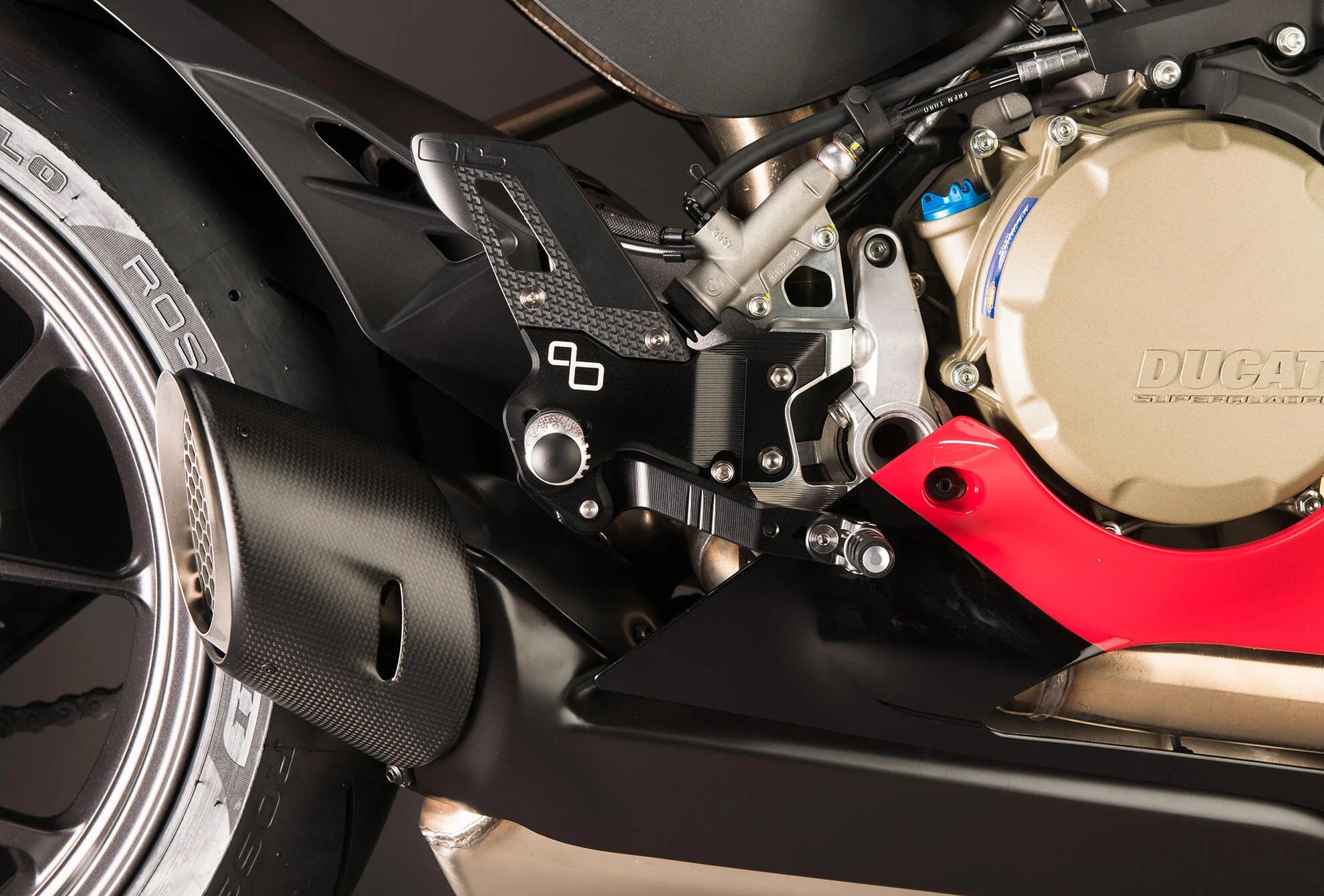 Fußrastenanlage Track-Use LighTech Umkehrschaltung Ducati Panigale 1299/S (15-18) FTRDU014 - Image 2