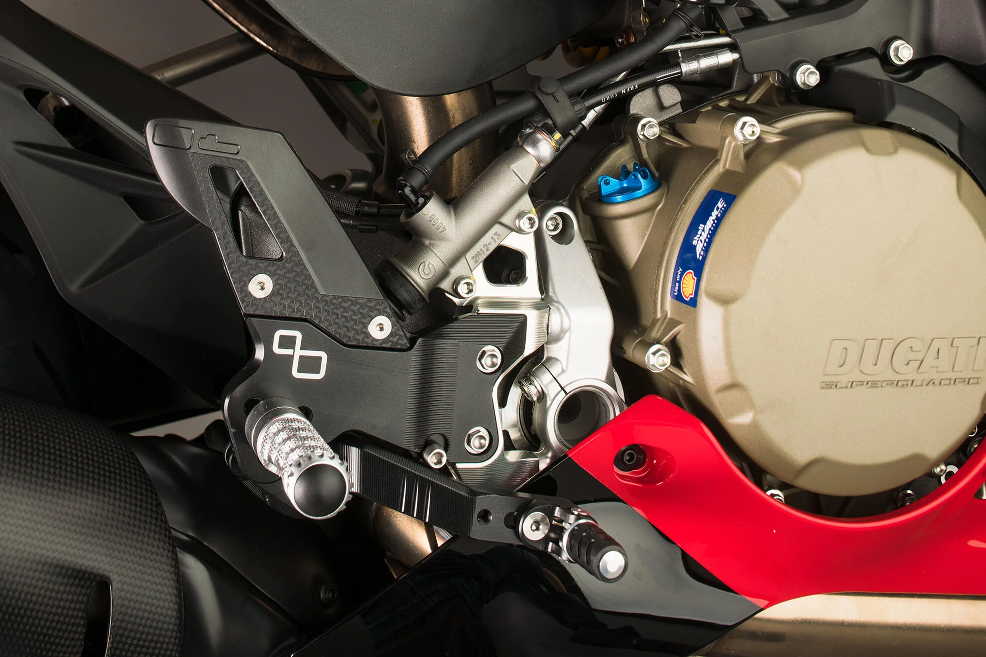 Fußrastenanlage Track-Use LighTech Umkehrschaltung Ducati Panigale 1299/S (15-18) FTRDU014 - Image 4