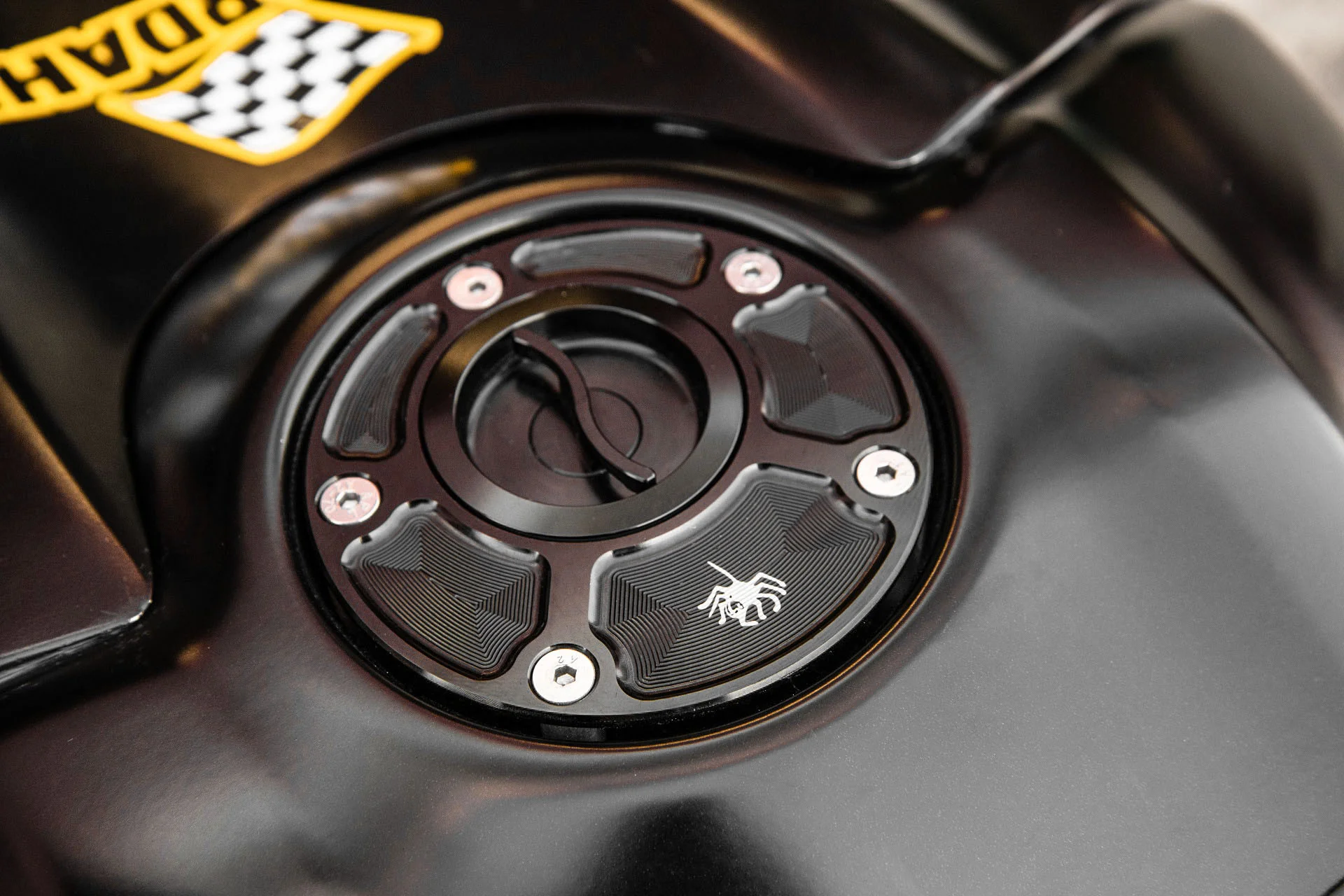 Tankdeckel Schnellverschluss Spider Racing Yamaha YZF-R1/M RN32, RN49 und RN65 (15-26) 60.Y01 - Image 2