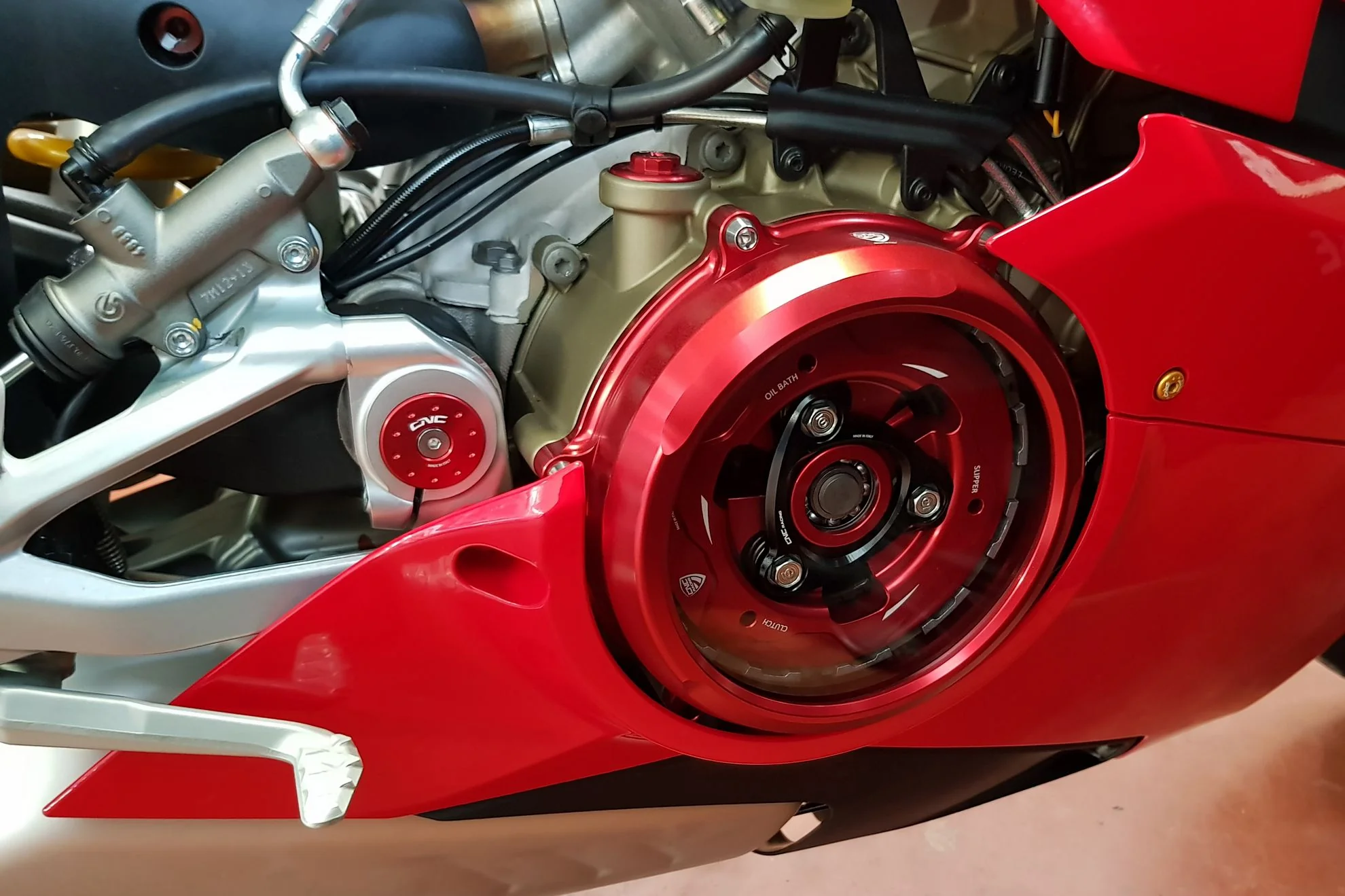 Transparenter Kupplungsdeckel CNC Racing Ducati Panigale V4/S (25-26) CA210 - Image 4