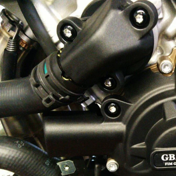 Wasserpumpen Protektor Schutzabdeckung GBRacing BMW S1000RR (19-26) - Image 3